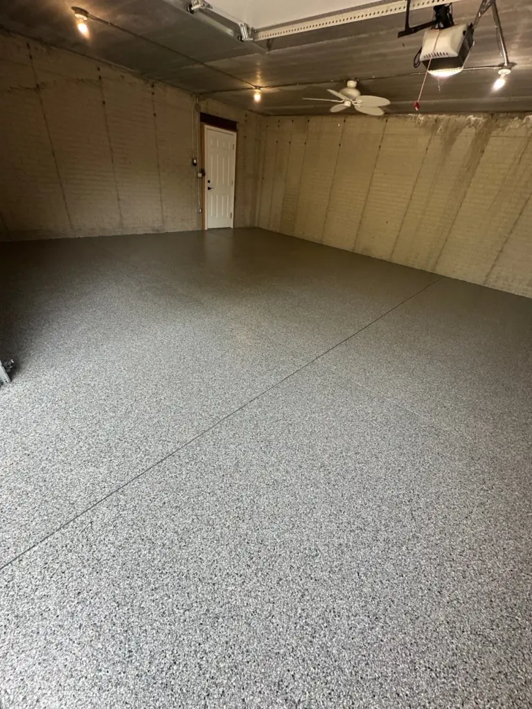 Completed project: Finished commercial flake floor by IronRock